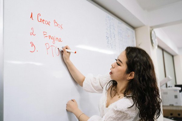 Comment les entreprises de technologie de l'éducation peuvent-elles utiliser l'IA pour personnaliser l'apprentissage à distance ?